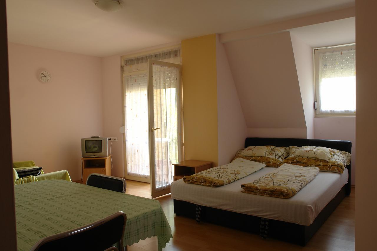 Ferienwohnung Valentina Apartmanhaz Bogács Exterior foto